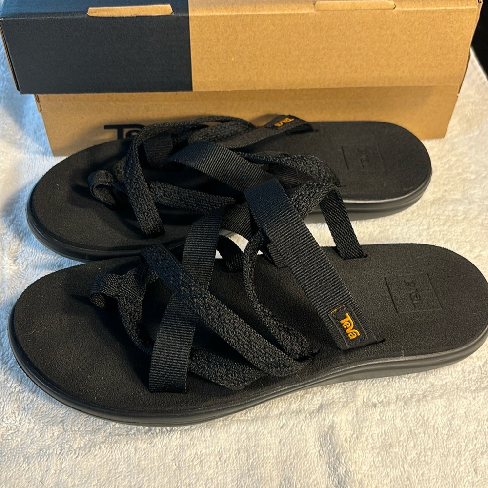 Teva Voya Zillesa Women’s Sz 8 Slide Sandals, black. NIB